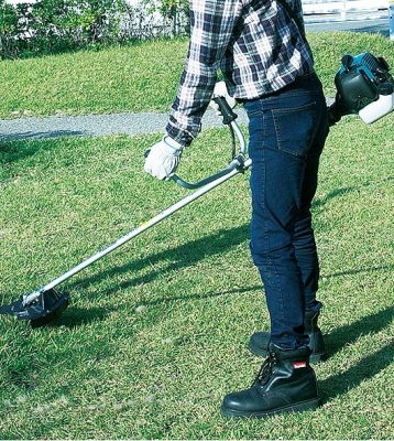 Máy cắt cỏ Makita EM3400U